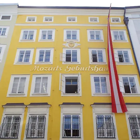 Sishaus - View At Mozarts Hostel *