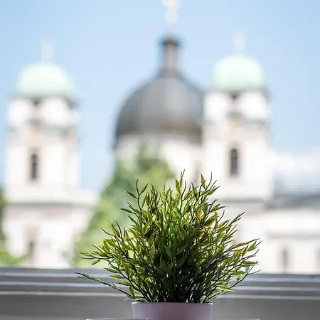 Sishaus - View At Mozarts