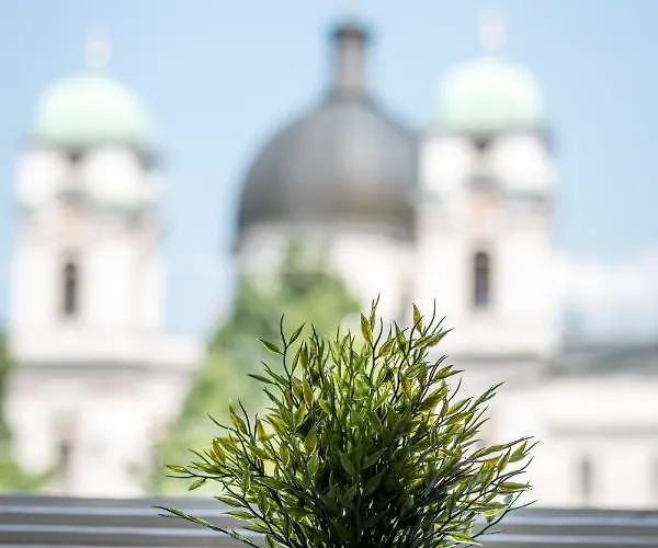 Sishaus - View At Mozarts