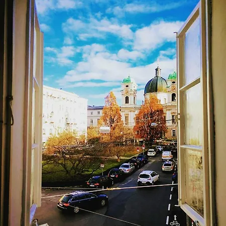Hostel Sishaus - View At Mozarts *